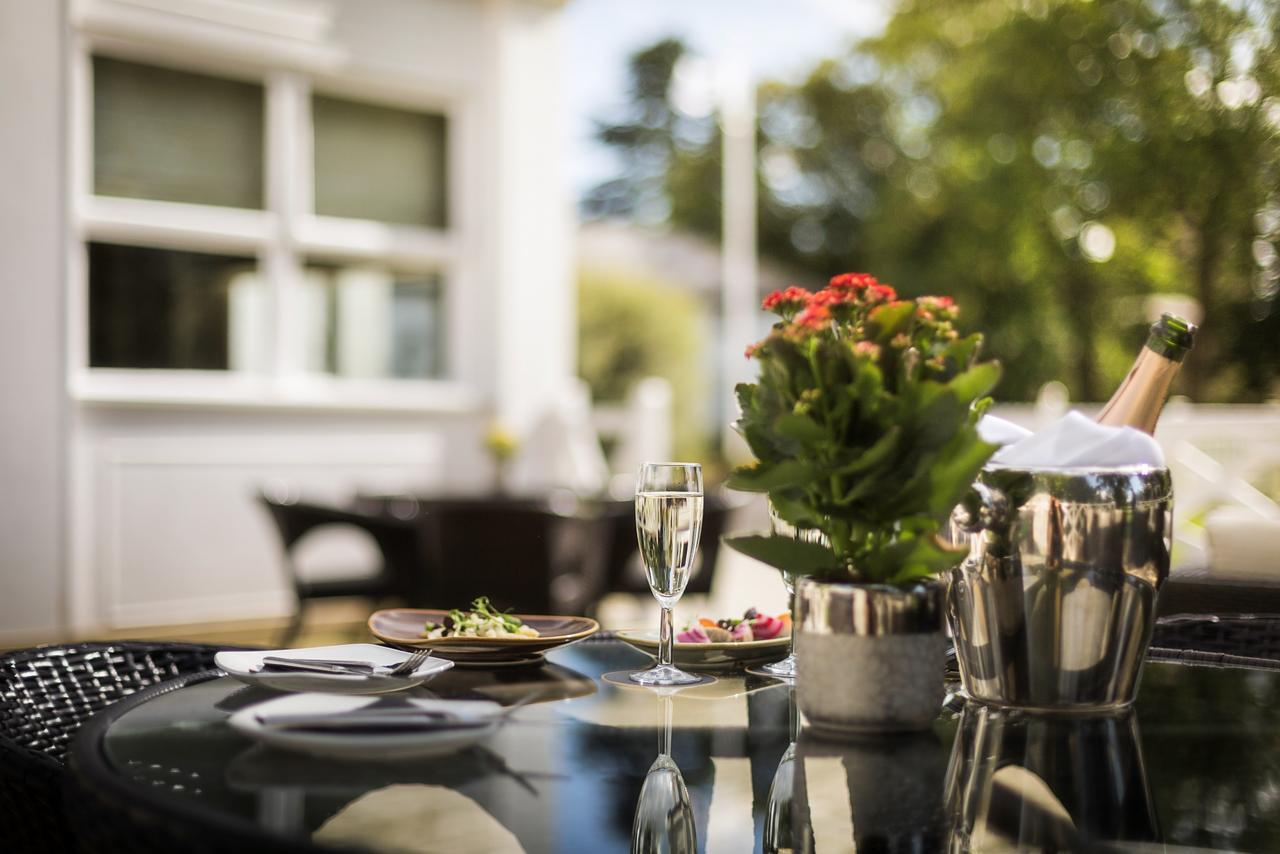 Worldhotels Distinctive Woughton House Hotel Milton Keynes Extérieur photo