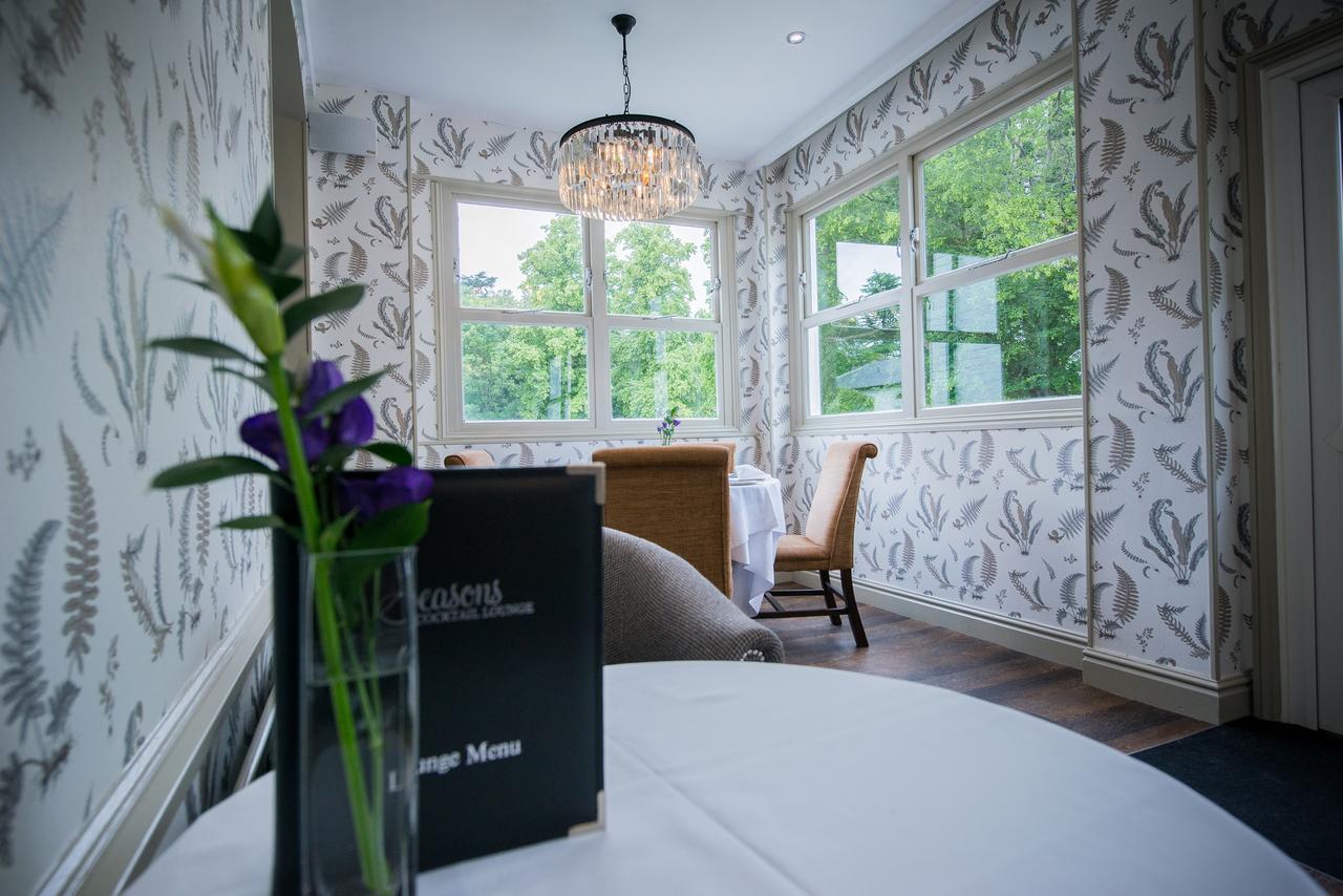 Worldhotels Distinctive Woughton House Hotel Milton Keynes Extérieur photo