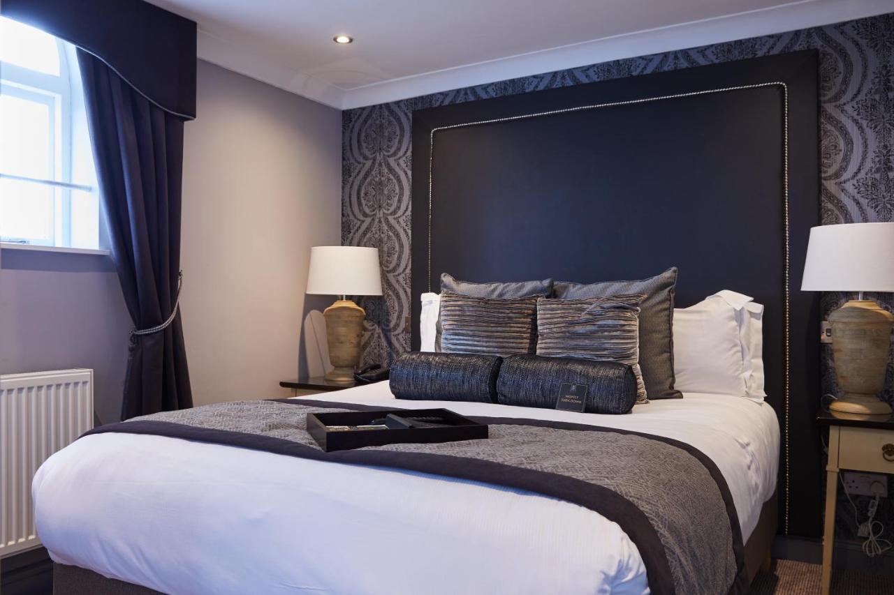 Worldhotels Distinctive Woughton House Hotel Milton Keynes Extérieur photo
