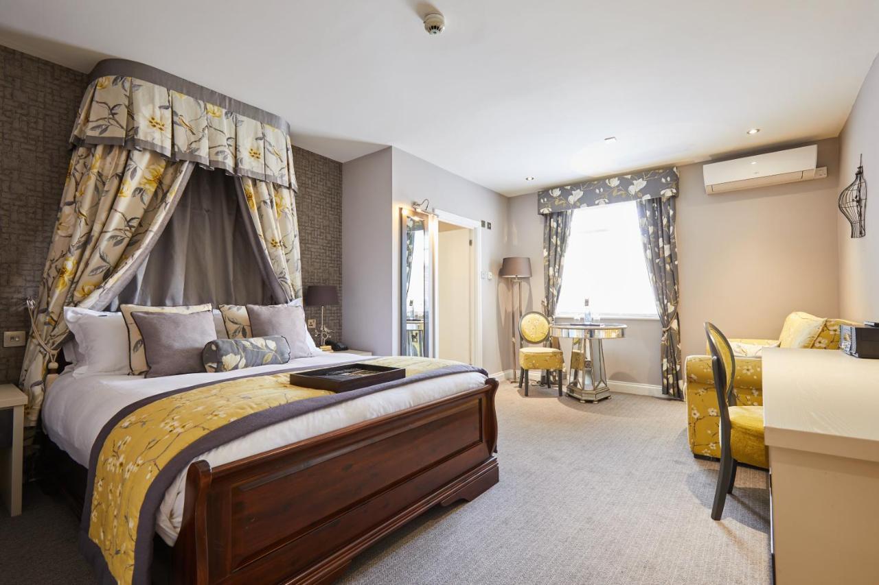 Worldhotels Distinctive Woughton House Hotel Milton Keynes Extérieur photo