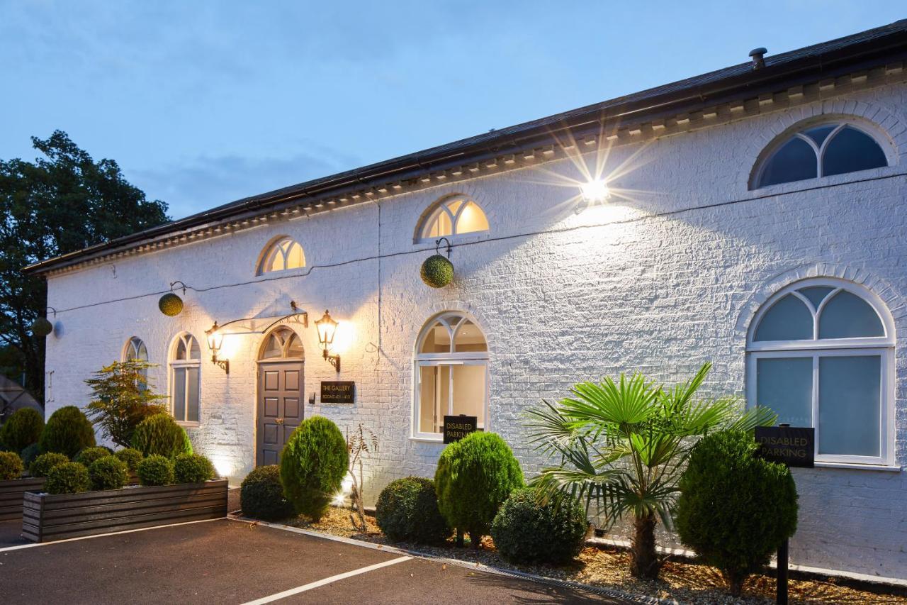 Worldhotels Distinctive Woughton House Hotel Milton Keynes Extérieur photo