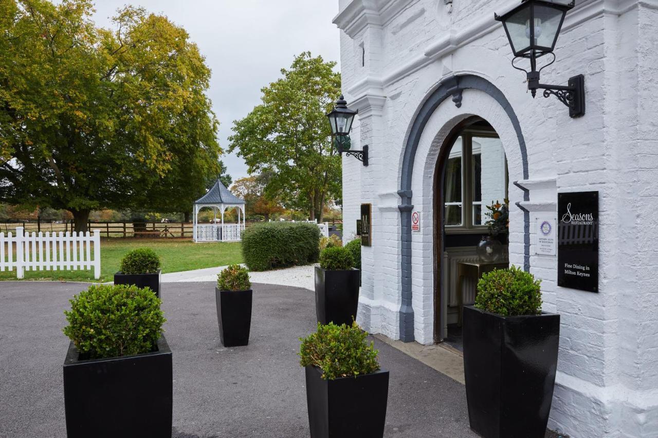 Worldhotels Distinctive Woughton House Hotel Milton Keynes Extérieur photo