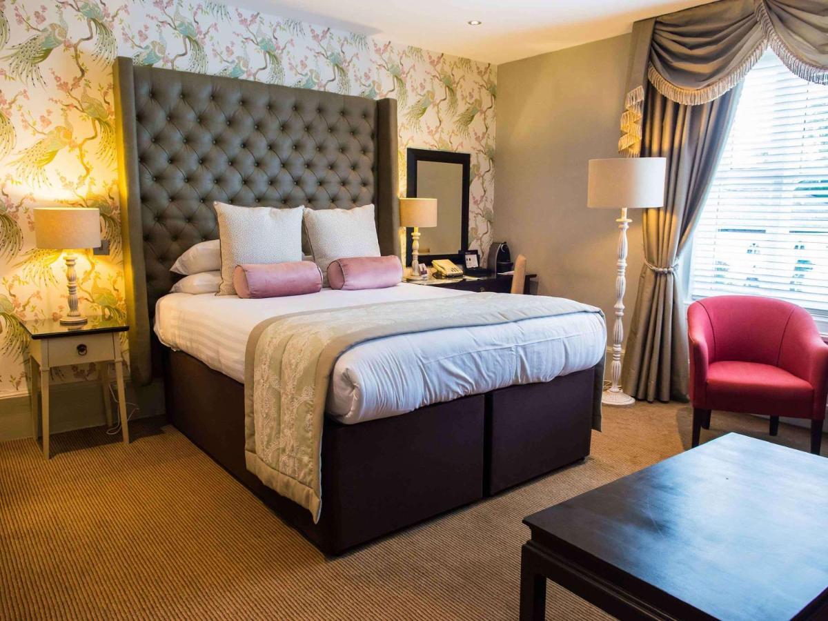 Worldhotels Distinctive Woughton House Hotel Milton Keynes Extérieur photo