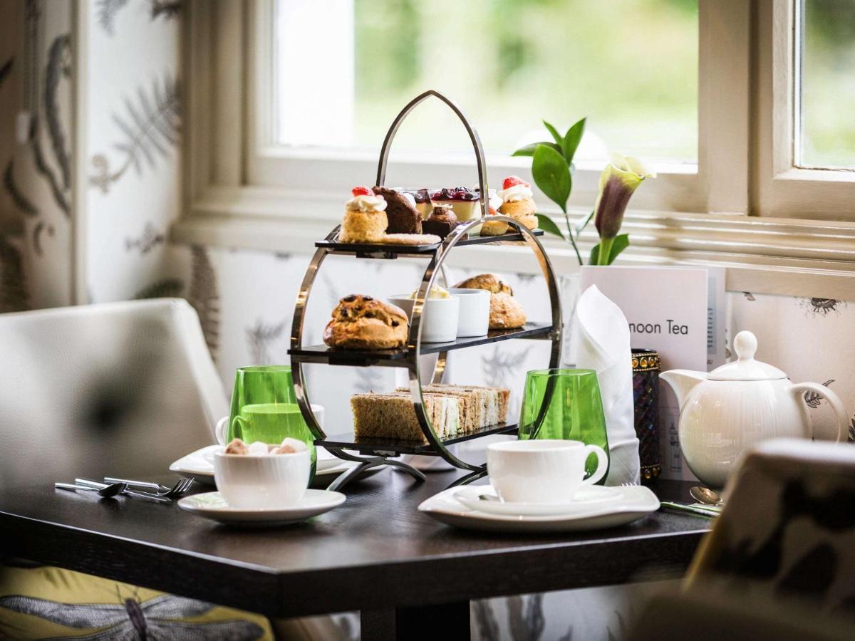 Worldhotels Distinctive Woughton House Hotel Milton Keynes Extérieur photo
