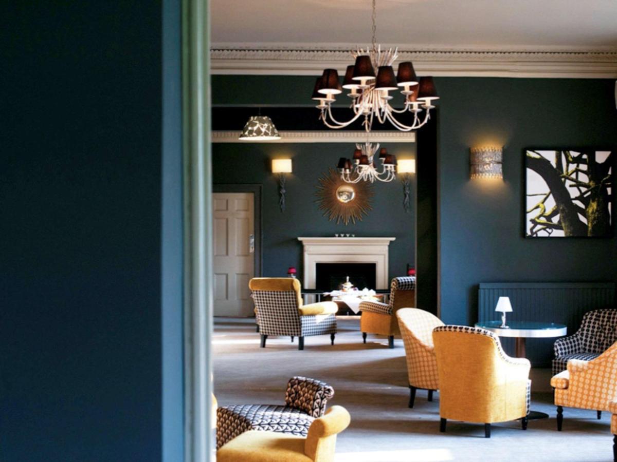 Worldhotels Distinctive Woughton House Hotel Milton Keynes Extérieur photo