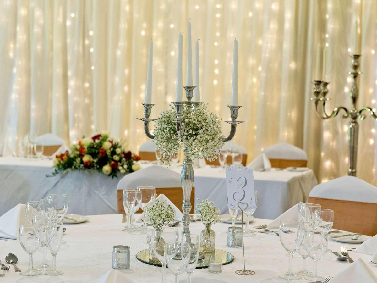 Worldhotels Distinctive Woughton House Hotel Milton Keynes Extérieur photo