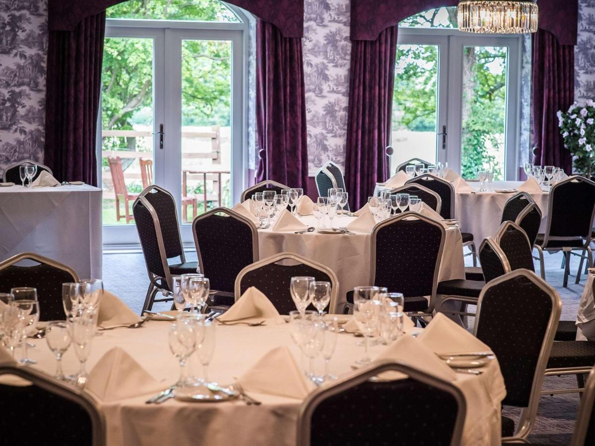 Worldhotels Distinctive Woughton House Hotel Milton Keynes Extérieur photo
